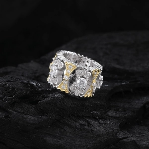 Luxurious S925 sterling silver hollow lace ring with diamonds in gold and silver finish