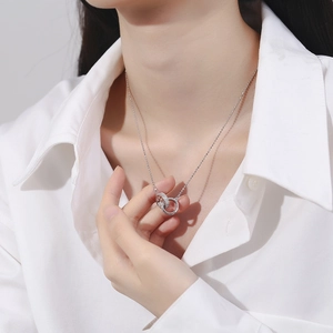 S925 sterling silver interlocking double ring necklace with relief pattern on fine chain