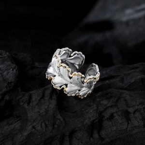 Bague ouverte feuilles de ginkgo en argent S925 élégante avec bords dorés