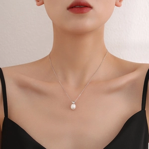 Élégant collier en argent sterling S925 avec un pendentif perle d'eau douce lustrée