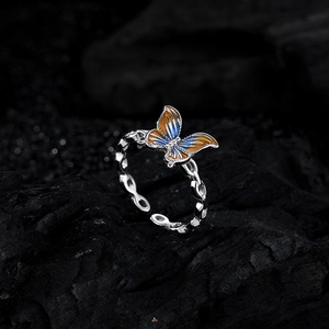 Bague papillon en argent S925 avec émail coloré et design ajouré à anneaux évidés