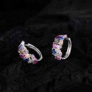 Élégantes créoles en argent S925 serties de zircons rectangulaires multicolores