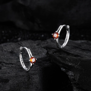 Orecchini a cerchio classici in argento sterling S925 con zircone arancione tondo a 4 griffe