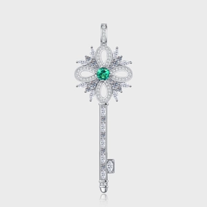 Collier Pendentif Clé en Argent Sterling 925 pour Femmes Elégant Zirconia Vert Incrusté Bijoux de Luxe Accessoire Quotidien