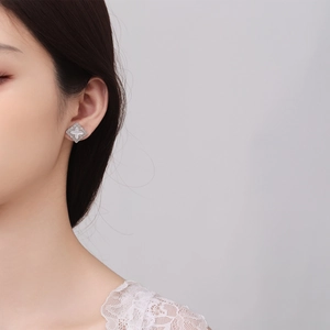 Boucles d'oreilles trèfle vintage en argent S925 et nacre blanche pour femmes chic