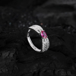 S925 sterling silver ring with oval pomegranate red stone and leaf diamond patterns
