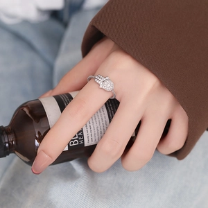 S925 sterling silver Hamsa Hand ring with pavé zircon and twisted band for women