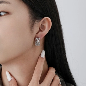 Boucles d'oreilles élégantes en argent S925 avec dentelle creuse et zircon brillant