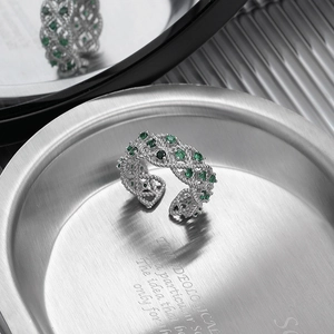 Vintage S925 sterling silver open ring with green zircon and hollow woven texture