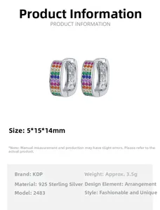 Vue détaillée de boucles d'oreilles arc-en-ciel en argent, dimensions 5x15x14mm