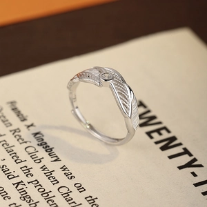 S925 sterling silver adjustable feather ring with sparkling cubic zirconia center stone