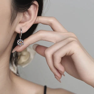 Boucles d'oreilles flocon de neige en argent S925 avec zircons arc-en-ciel colorés
