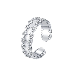S925 Sterling Silber Ring mit Wellenmuster, gebürsteter Textur und Zirkonia auf Weiß
