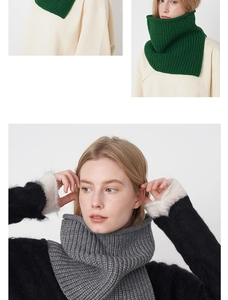 Detail der Strickstruktur von dunkelgrünen und grauen Winter-Halswärmern für Damen