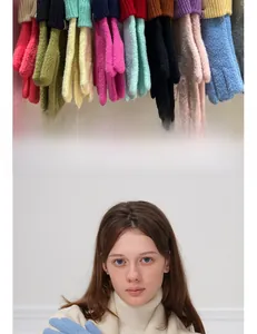 Wool blend knitted gloves in various colors with elastic cuffs and touchscreen design