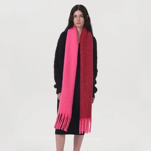 Two-tone thick cashmere-like scarf in pink and burgundy with long decorative tassels