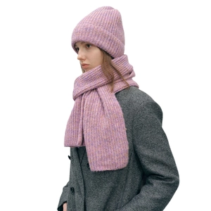 Ensemble bonnet et écharpe en maille de laine rose pour chaleur hivernale et style