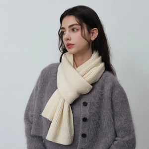 Écharpe en maille côtelée blanc crème pour femme en laine douce pour l'hiver chic