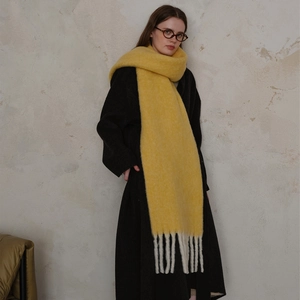 Elegant Wool Blend Solid Color Long Scarf For Women Thick Soft Tassel Shawl Wrap Warm Winter Scarf Minimalist Commuter Neck Warmer