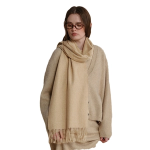 Classic camel wool scarf for men and women with soft fringe trim for autumn and winter