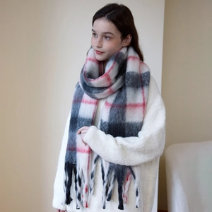 Thick checkered pashmina scarf with fringe for women in grey and pink tones
