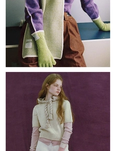 Detail von Wollmischgewebe Strickschal und Handschuhen in Macaron Farben für den Winter