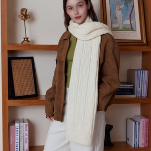 Chunky cable knit beige scarf for men and women featuring warm soft winter textures