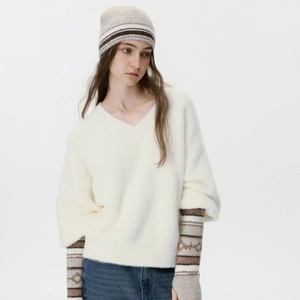Set berretto in maglia e manicotti con motivo geometrico bohémien per le donne
