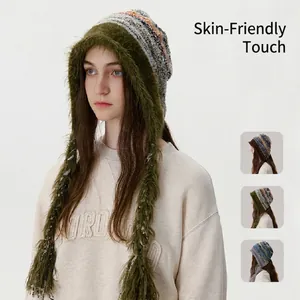 Bonnet en Tricot à Rayures pour Femmes Avec Longues Tresses de Glands Hiver Chaud Doublé Polaire Protection des Oreilles