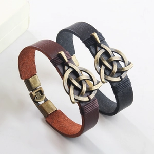 Vintage Keltische Knoten Lederarmbänder in Schwarz und Dunkelbraun mit Metallschnallen