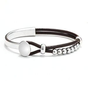 Bracciale bohémien in pelle a doppio strato con perline d'argento e chiusura in metallo