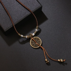 Collier rétro style chinois avec pendentif Huit Trigrammes en bronze et corde