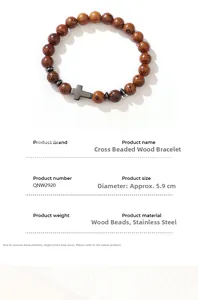 Détails du bracelet en perles de bois avec croix montrant le cordon et le diamètre de 5,9 cm