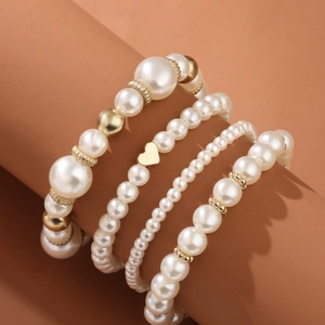4pcs Women Imitation Artificial Pearl Bracelet Set With Gold Heart Pendant Beaded Elastic Jewelry For Daily Party Elegant Accessory