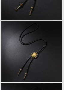 Dettaglio del Bolo Tie vintage con rilievo Albero della Vita e punte in metallo lavorato
