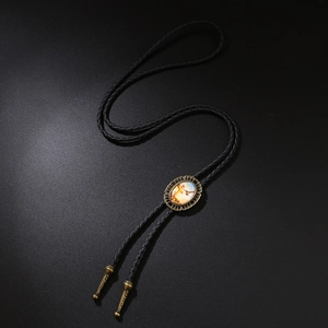 Cravatta bolo western vintage con fibbia a croce in bronzo e cordino in pelle nera