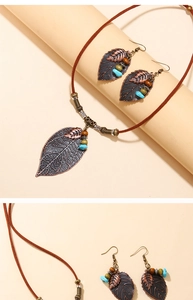 Détails de l'ensemble bijoux bohème avec feuilles en bronze et perles colorées