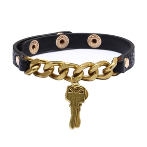 Gothic punk zwart lederen beenring met gouden ketting en sleutelhanger voor y2k-stijl