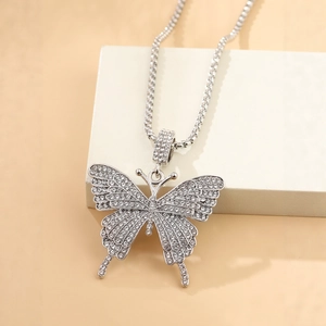 Collar con Colgante de Mariposa Hip Hop Aleación de Plata con Strass Cadena Larga para Suéter Joyería de Moda Unisex
