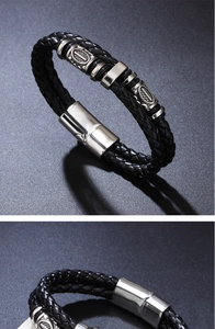 Détails d'un bracelet en cuir tressé multicouche avec des perles gravées et fermoir argent