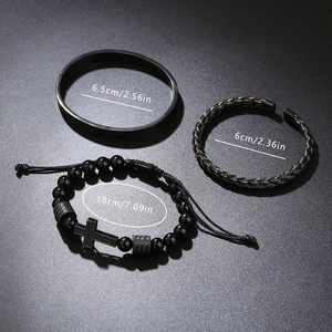 Vue détaillée du lot de 3 bracelets noirs avec croix et mesures de dimensions