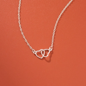 Minimalist Titanium Steel Interlocking Double Heart Pendant Necklace For Women Elegant Silver Tone Clavicle Chain Jewelry Gift