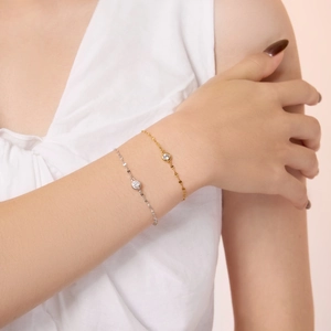 Elegant S925 sterling silver bracelets with single solitaire zircon in gold and silver