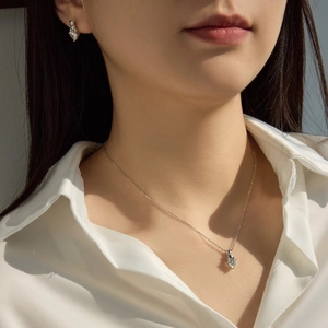 Parure en argent S925 comprenant un collier ourson cœur et des boucles d'oreilles assorties