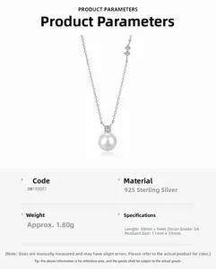 Détail du collier en argent S925 avec pendentif perle 8mm et zircons en étoile