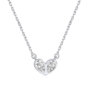 Collier élégant en argent sterling S925 avec pendentif cœur brillant en zircone