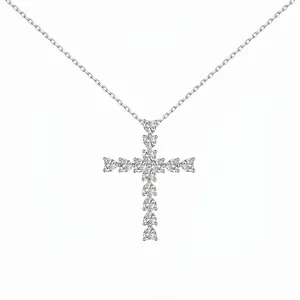 Collier Croix en Argent Sterling S925 pour Femme Pendentif Incrusté de Zirconia en Forme de Cœur Bijoux Élégants Minimalistes Cadeau de la Saint Valentin