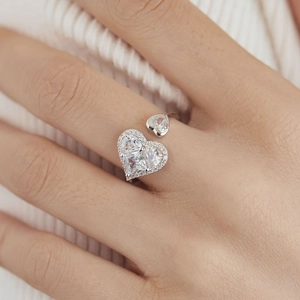Elegant S925 sterling silver heart ring with sparkling zircon inlays for women