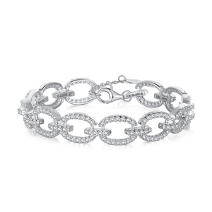 Elegantes S925 Sterlingsilber-Kettenarmband mit Zirkonia-besetzten Gliedern auf weißem Grund