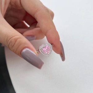 Bague en argent S925 avec grand zircon rose en forme de cœur et halo de diamants
